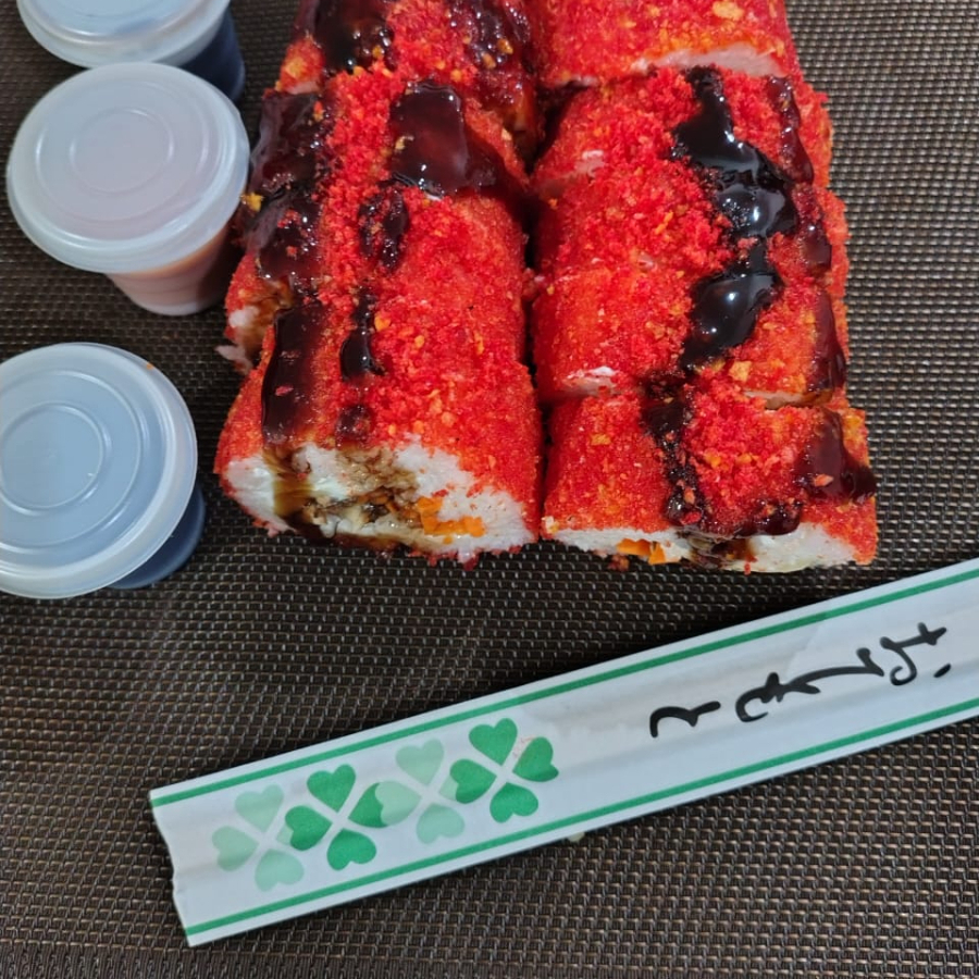 SUSHI (ejemplo empanizado de flamin hot)