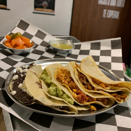 Combo 5 tacos de maíz mixtos + 1/2 litro agua