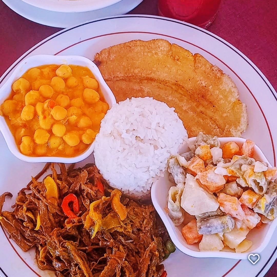 Corriente con carne mechada