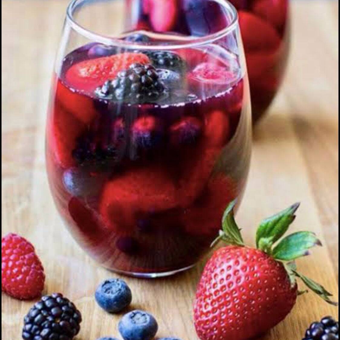 Agua de Frutos Rojos