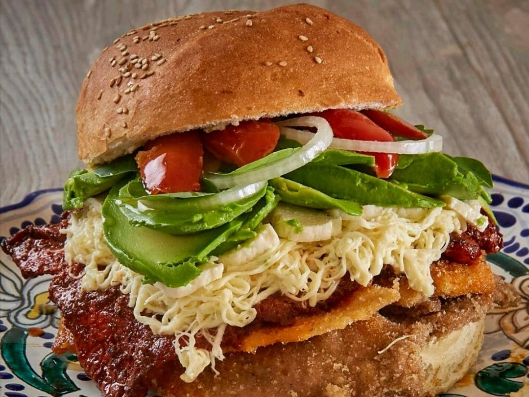 Cemita Charly Special.