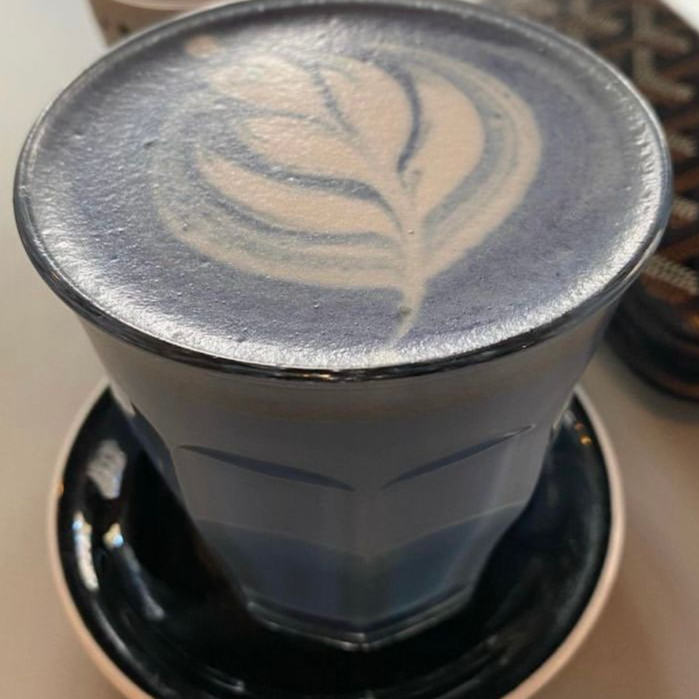 Latte Azul Frío