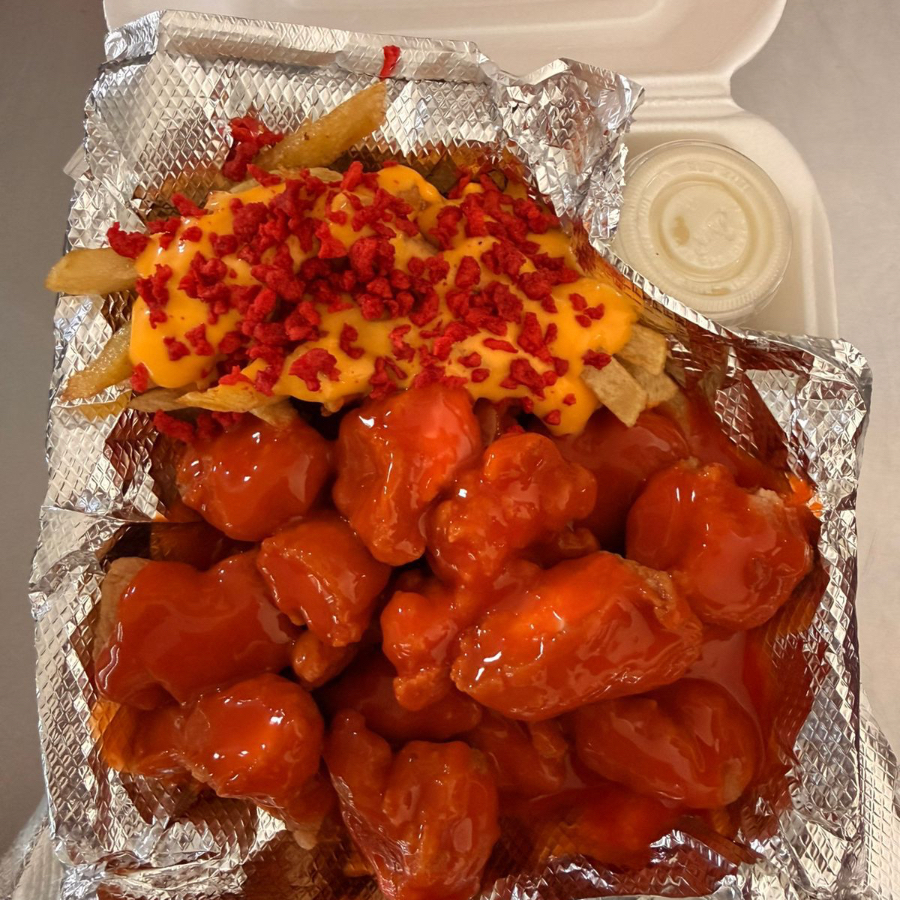 Medio Boneless y Papas Cheese