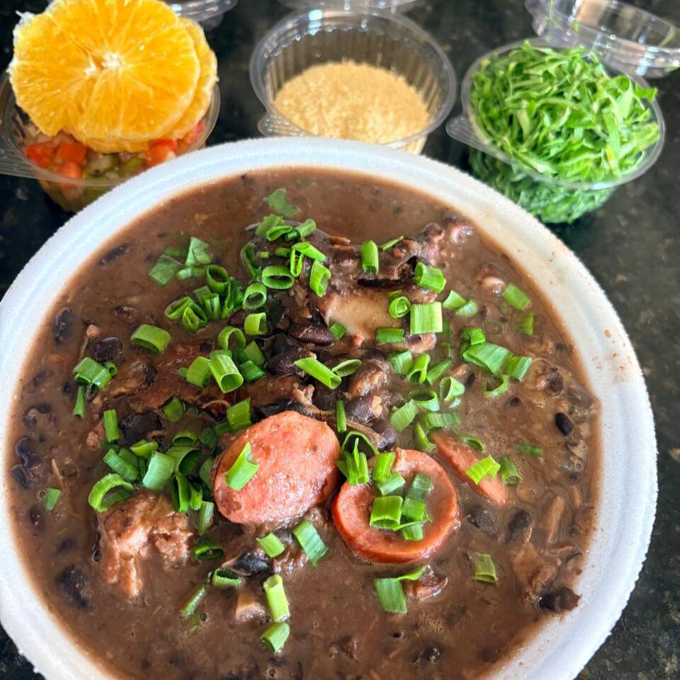 Marmita Grande somente de feijoada ( linguiça, bacon e costelinha)