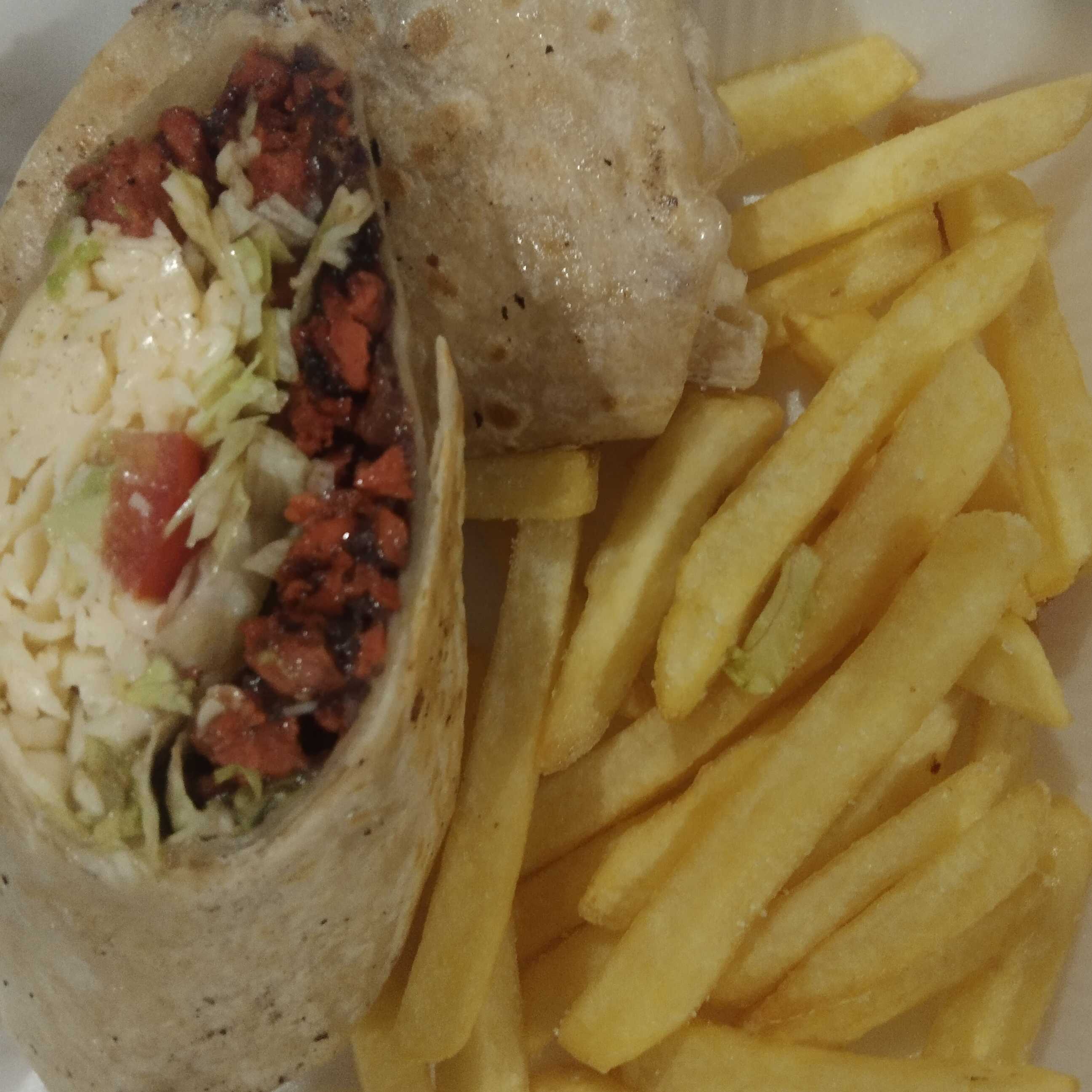 BURRITO CON POLLO / PAPA ALA FRANCESA