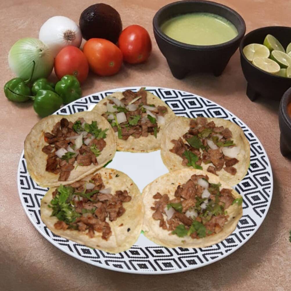 Tacos de Bistec con Queso
