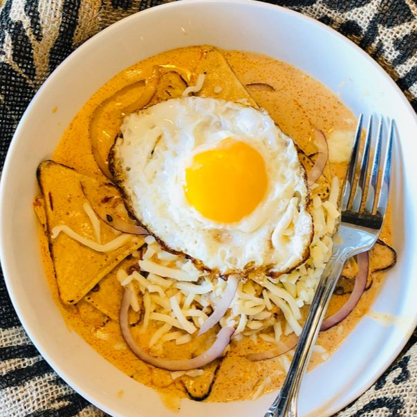 Chilaquiles Chipotle y Huevo