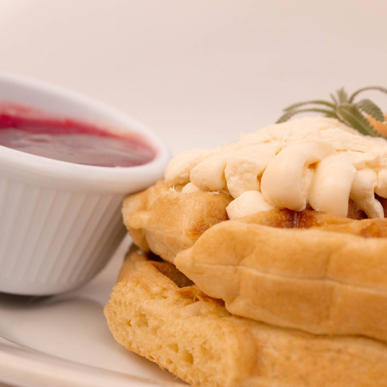 Waffle M. Fresa con Philadelphia