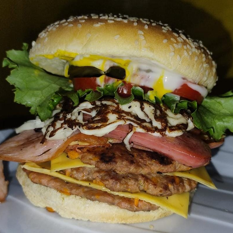 Mega Hamburguesa Triple de Res