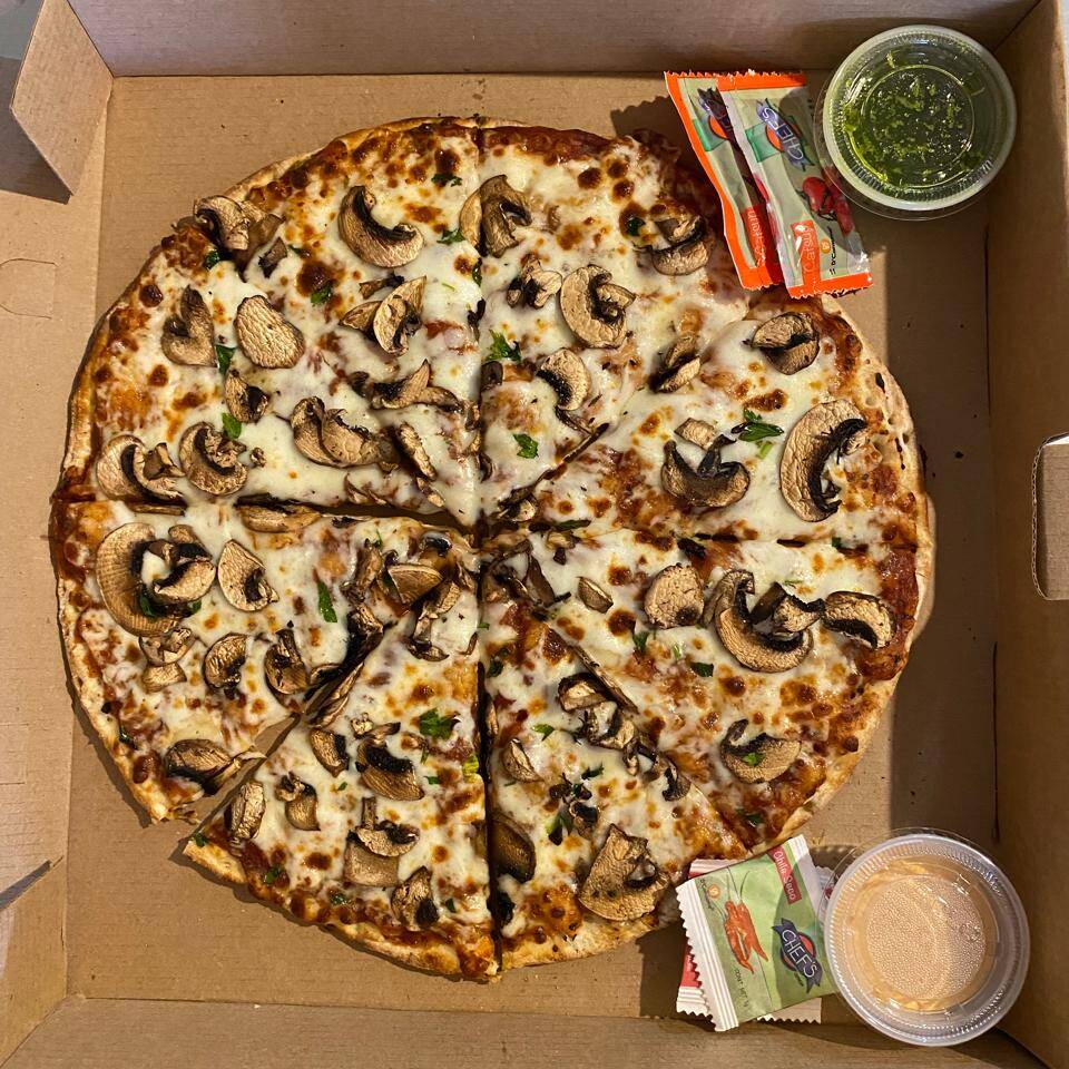 Pizza Clásica Champinoñes Mediana