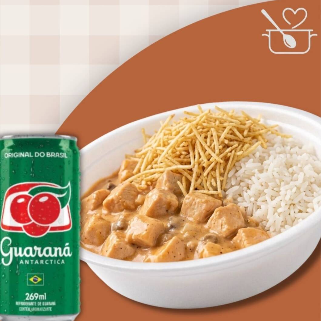 Nosso tradicional strogonoff de frango (500g) acompanhado de refrigerante lata geladinho. Obs.: Pode haver variação no tipo de embalagem, porém a quantidade sempre será honrada.