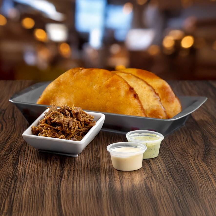 Empanada de Carne Mechada
