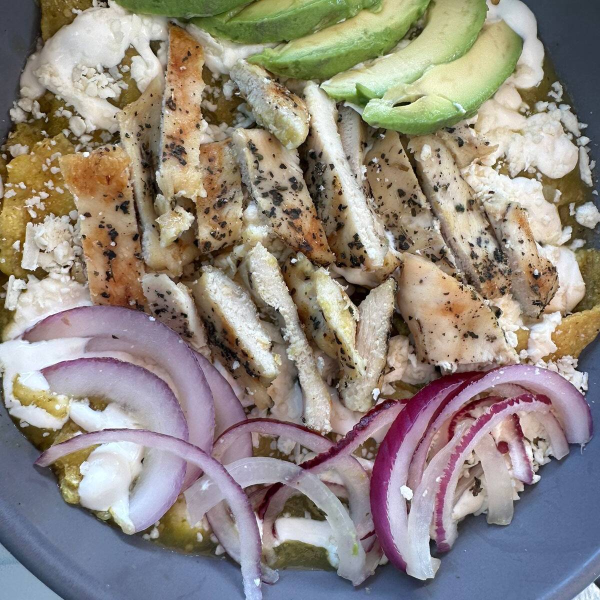 Combo Chilaquiles con Pollo + Bebida