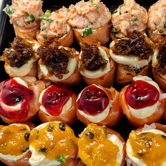 5 joe tartar de salmão maçaricado, 5 joe geleia do chef , 5 joe geleia de maracujá e 5 joe geleia de cebola maçaricado