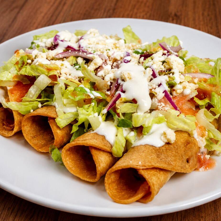 TACOS DORADOS (4 PIEZAS)