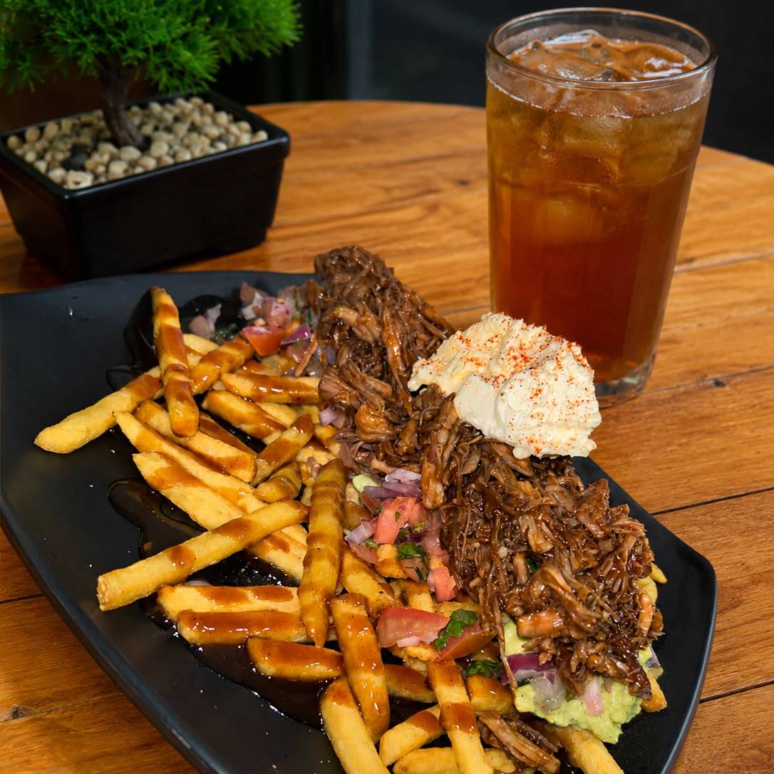 Combo Papas Pulled + Bebida
