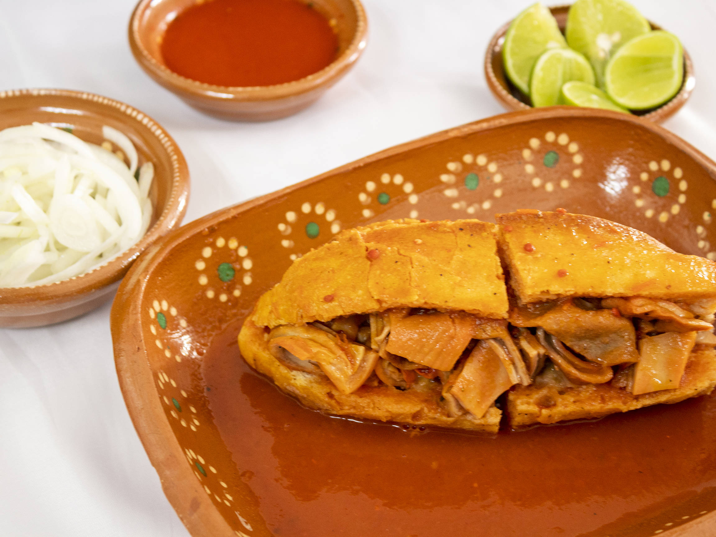 Torta Ahogada de Lengua