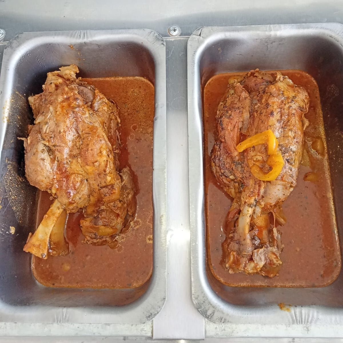 Chamorro Entero en su Jugo