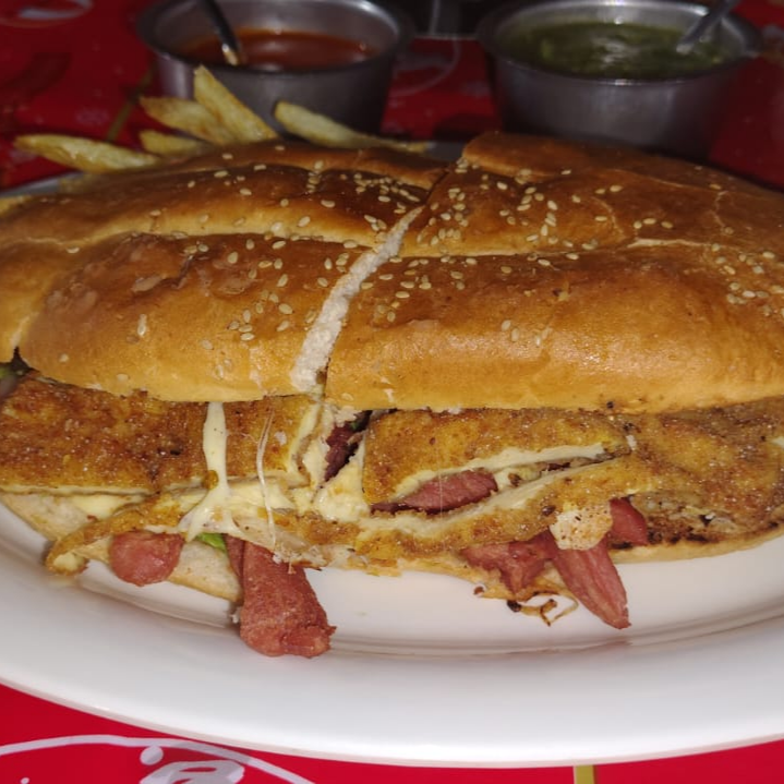 Torta Monty Especial + Refresco