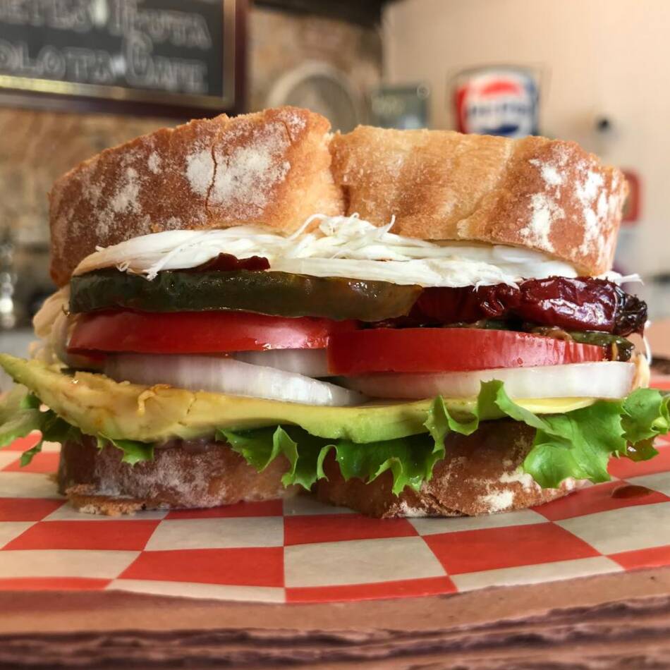 Sándwich + Bebida