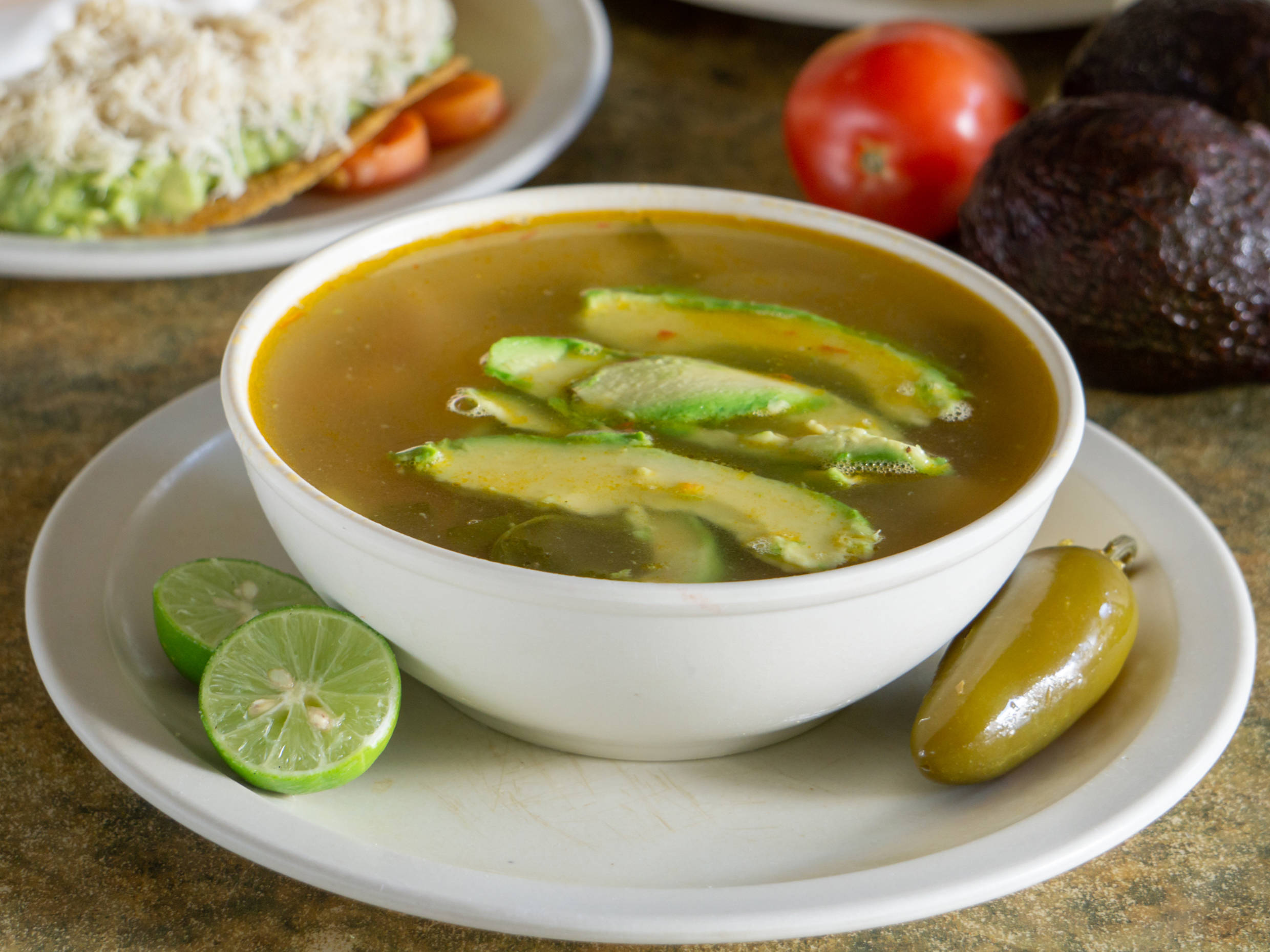 CALDO TLALPEÑO + REFRESCO