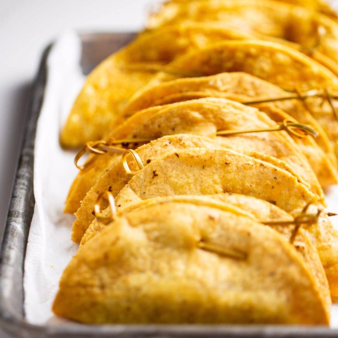 5 Tacos Dorados Chicharron