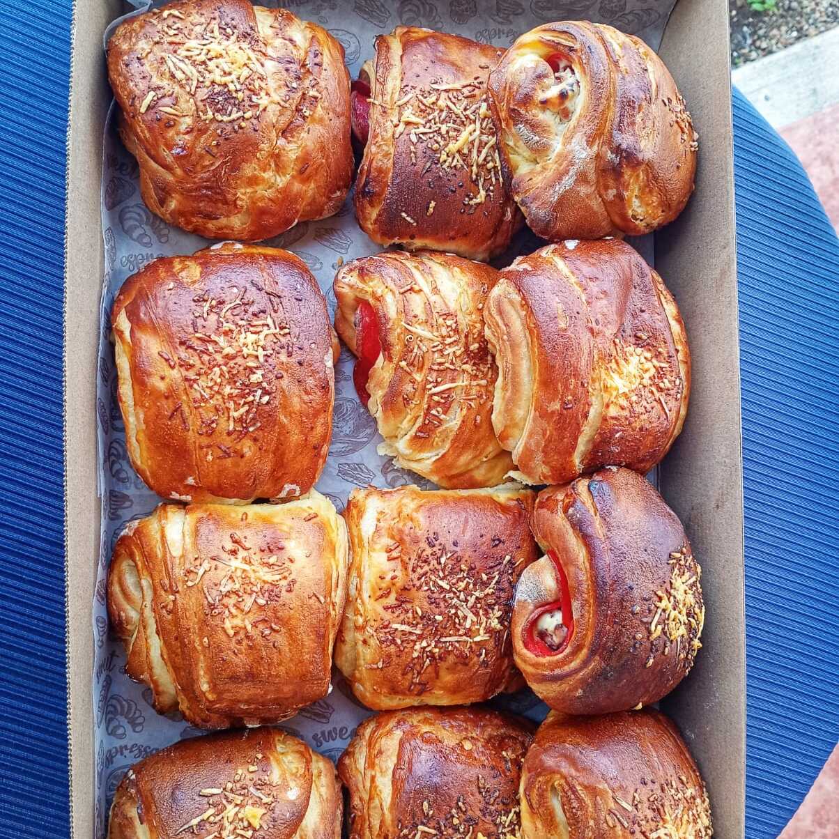 Croissant de tocino y pepperoni