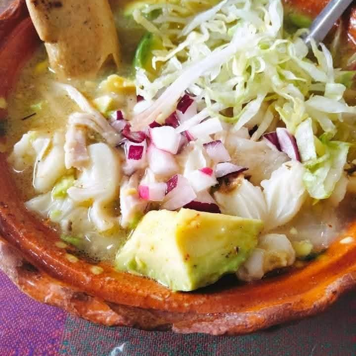 Medio Litro de Pozole de Pollo