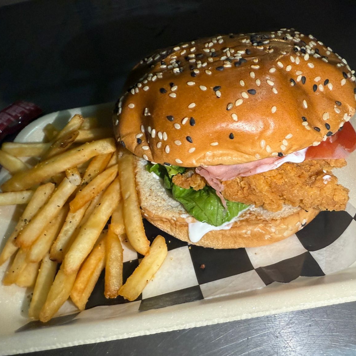 Hamburguesa Pechuga de Pollo Papas y Refresco