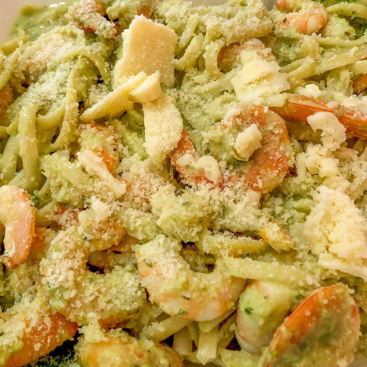 Fetuccini de Camarón con Salsa Poblana