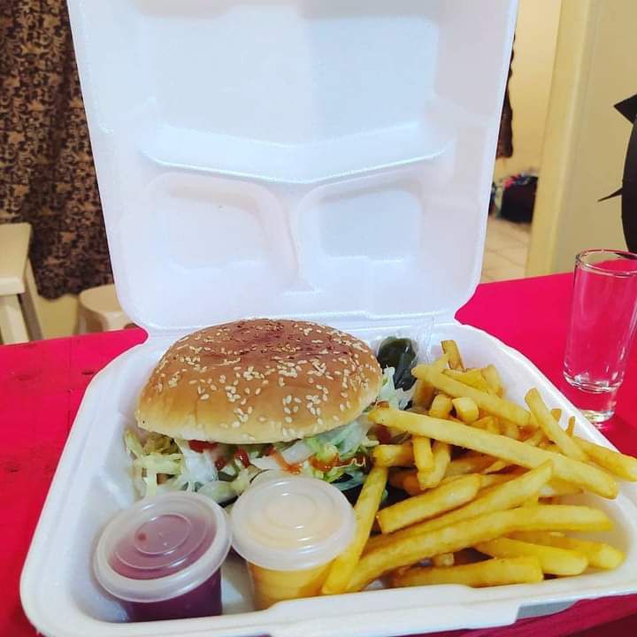 HAMBURGUESA CLASICA CON PAPAS