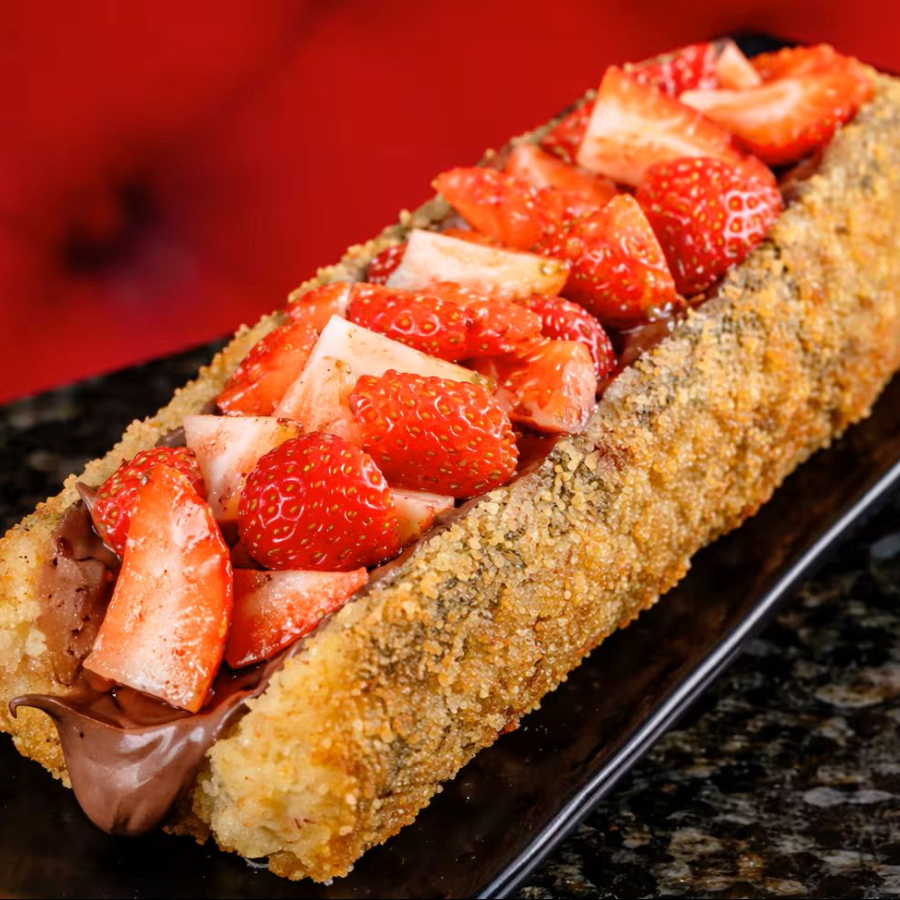 Delicie-Se Com Sua Massa Macia E Quentinha, Repleta De Um Recheio De Morango Intenso E Adocicado. Coberto Com Uma Camada Crocante E Uma Pitada De Açúcar.