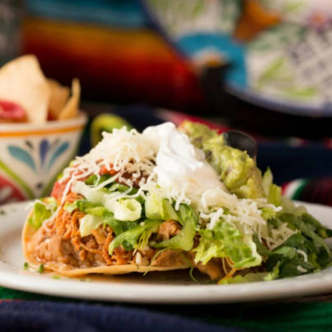 Tostada de Carne Deshebrada (c/u)