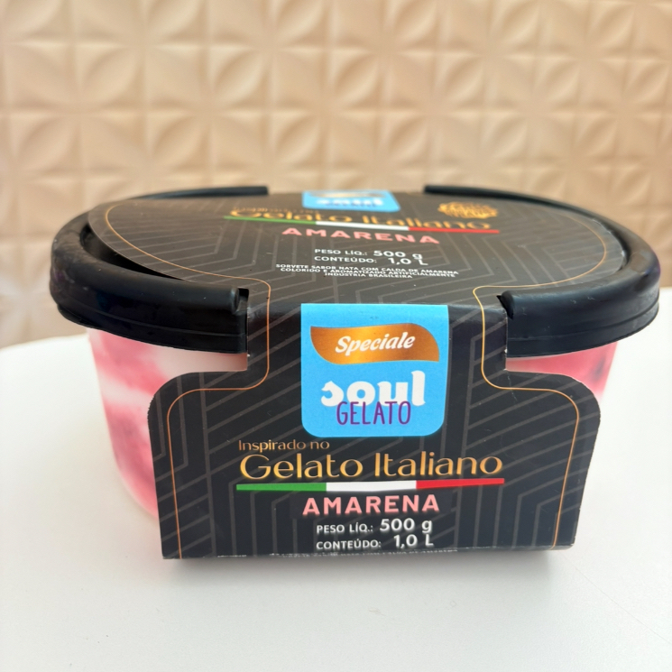 Sorvete sabor nata com calda de cereja (inspirado no gelato iataliano zero gordura trans)
