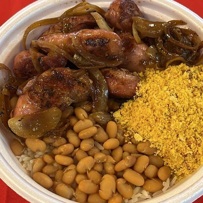 Marmitex redonda com Toscana Aurora na chapa c/ arroz, fritas,feijão e farofa.