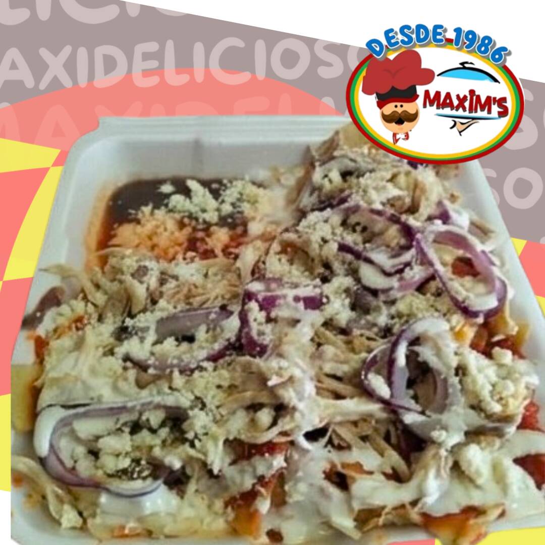 CHILAQUILES ROJOS CON POLLO