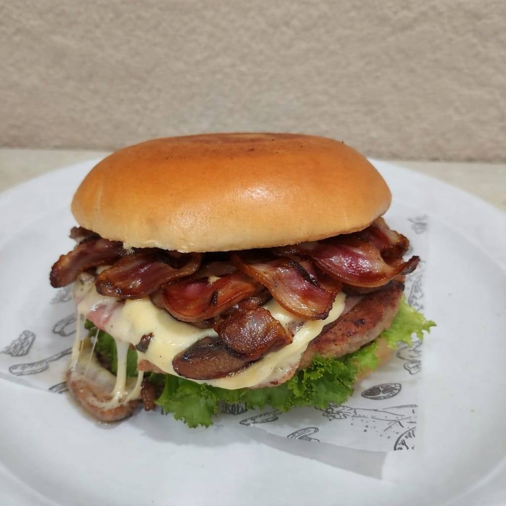 Hamburguesa tocino crujiente