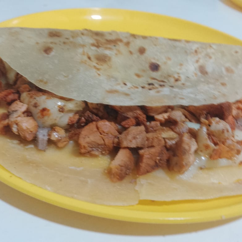 Quesadilla de Harina de Adobada