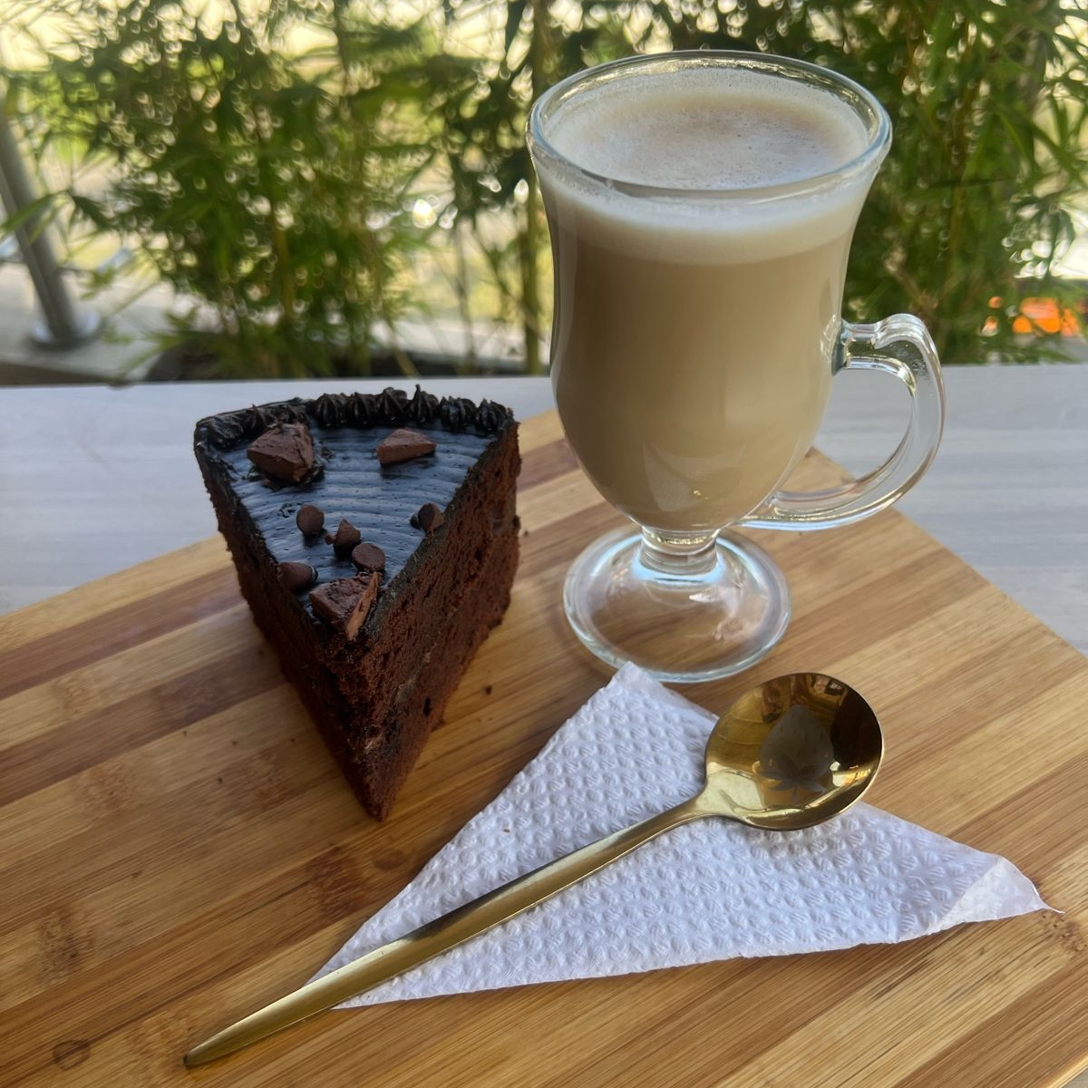 COMBO CAFE LATTE MAS TORTA