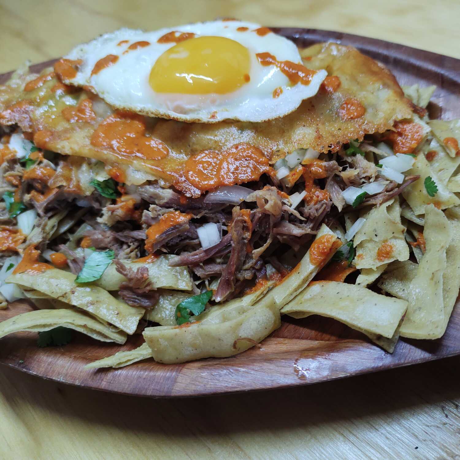 Chilaquiles con birria orden chica