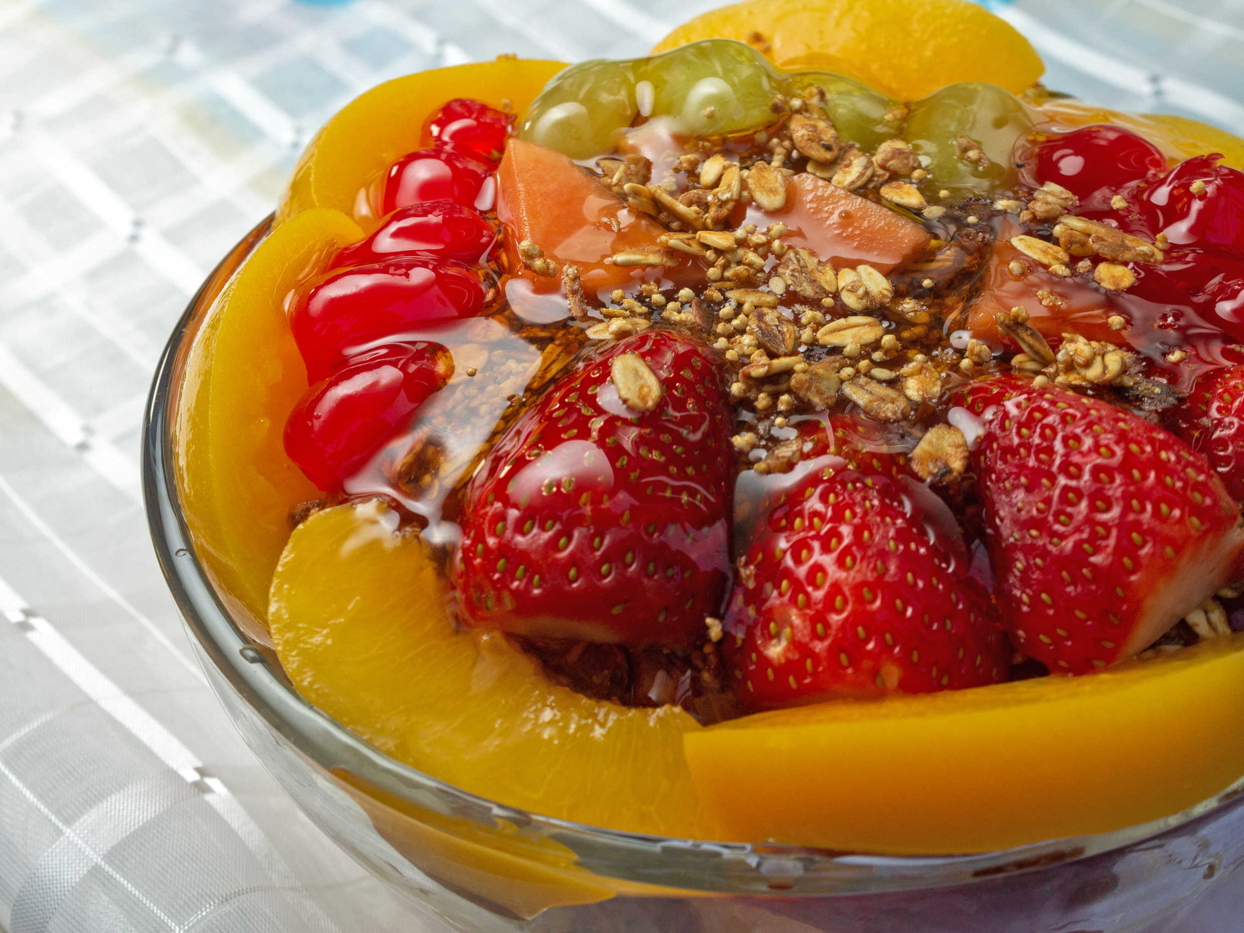Cocktel de frutas con granola miel