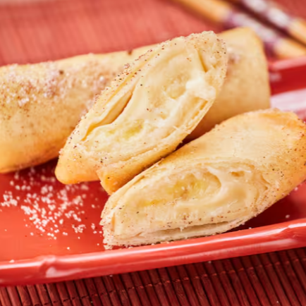 Banana, queijo, açúcar e canela envoltos em uma massa harumaki crocante. Um final perfeito para sua refeição!