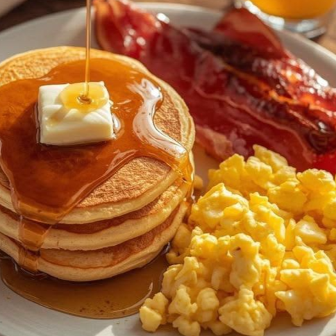Hotcakes Con Huevo y Tocino