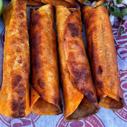 Taco Dorado con Queso de Birria