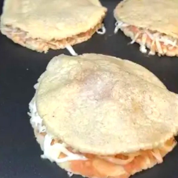 Gorditas de Frijoles con Queso