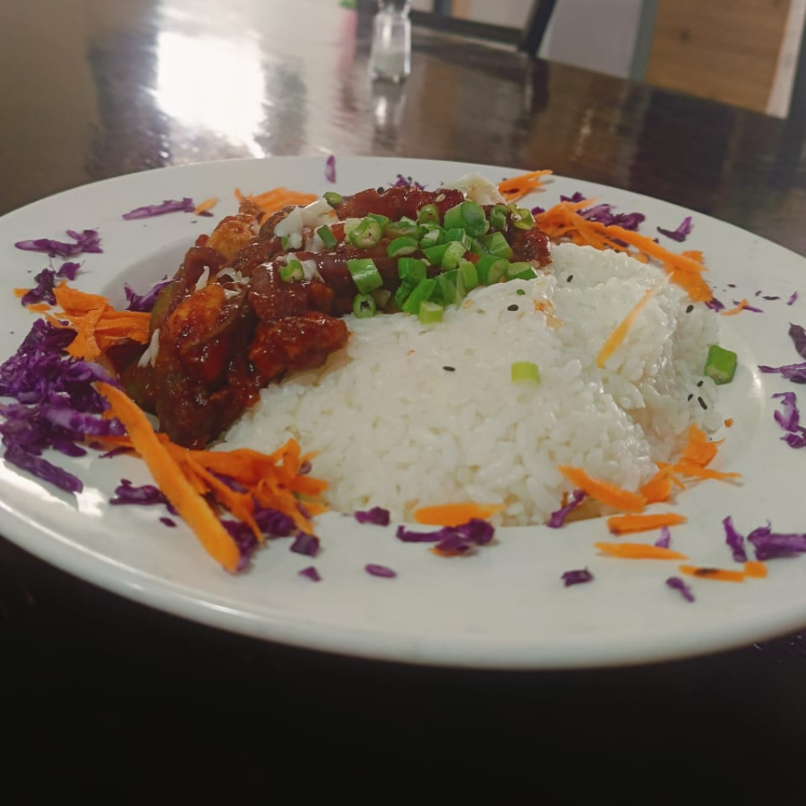 Pollo en Chipotle con Agua del Dia