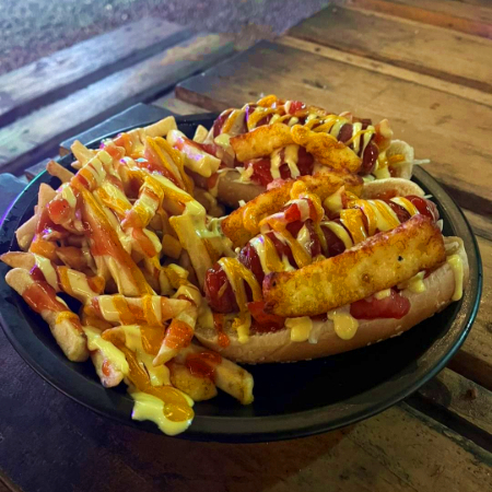 Mega Hot Dog con Papas Fritas