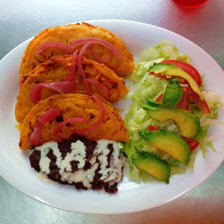 Los Tres Cochinotes