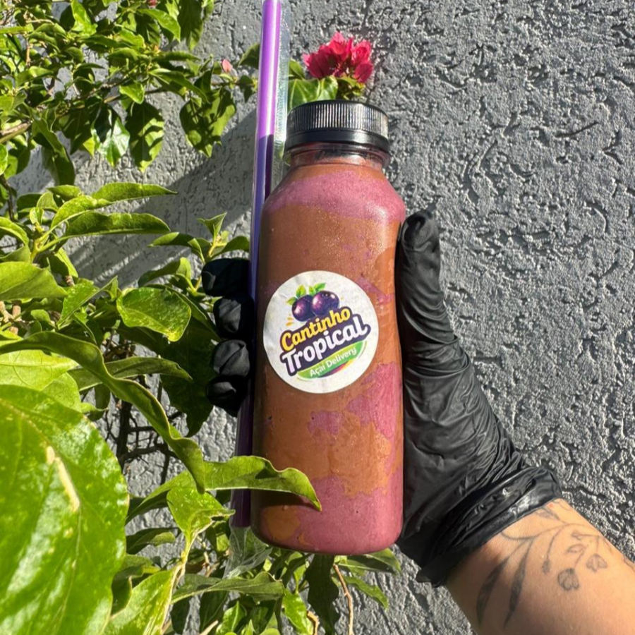 Açaí batido com Nutella Original, e leite em pó.