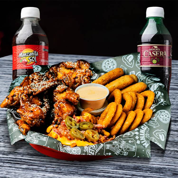 Charola Poker Sampler + Refresco.